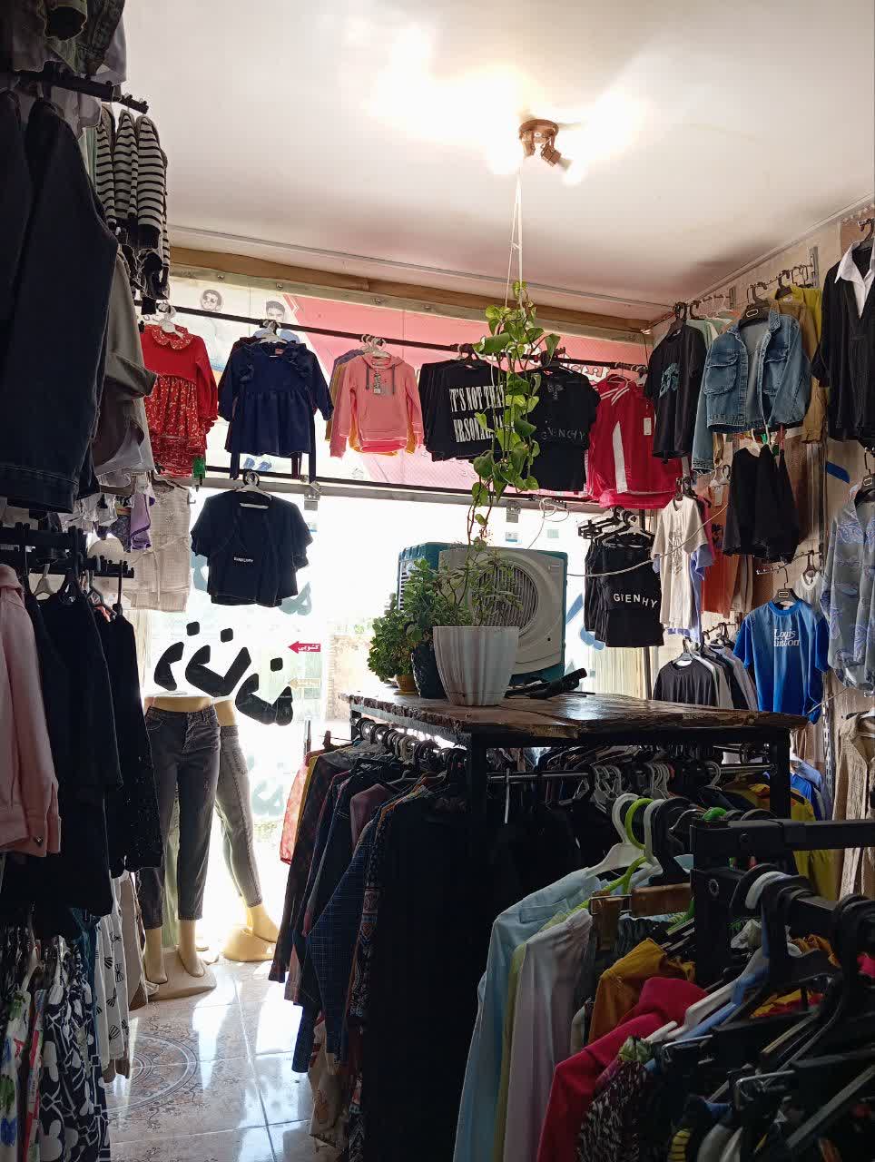 لباس فروشی در پادنا