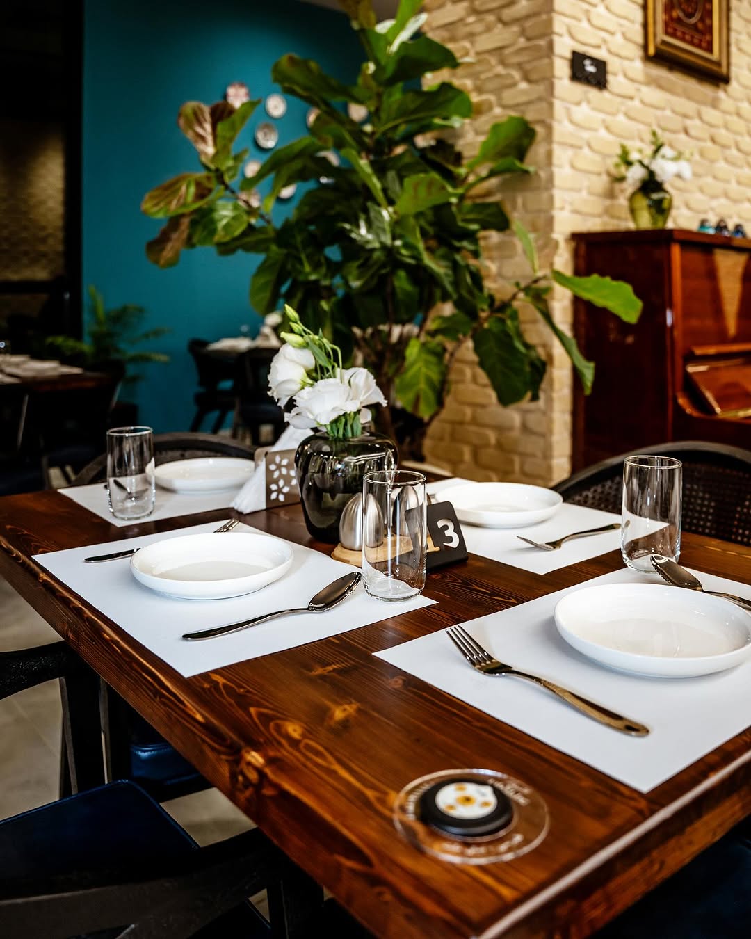 رستوران در جاده دریا ساری