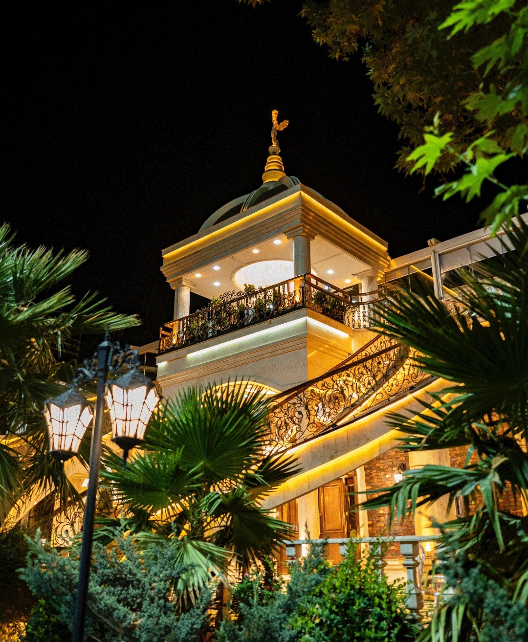 یزدان چگینی