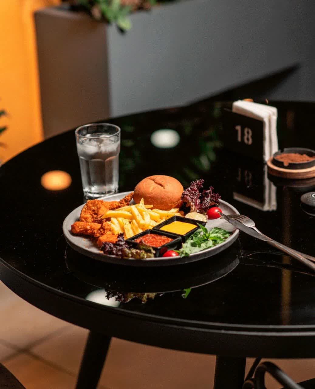 کافه رستوران فردیس