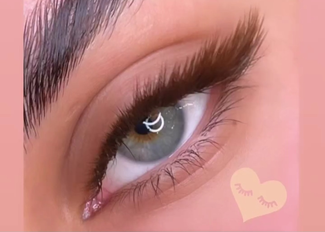 بهترین آموزش اکستنشن مژه در اصفهان 