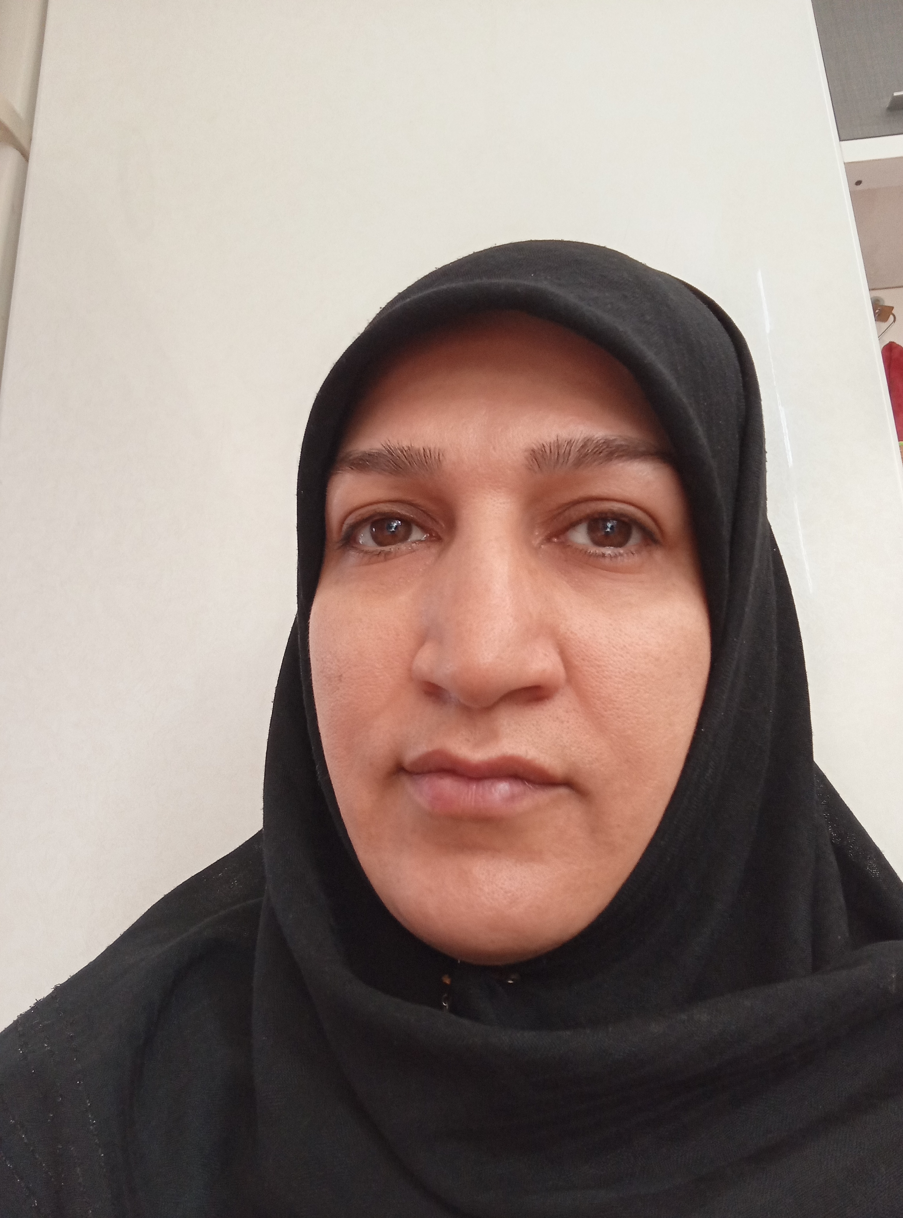 انسیه بابائی
