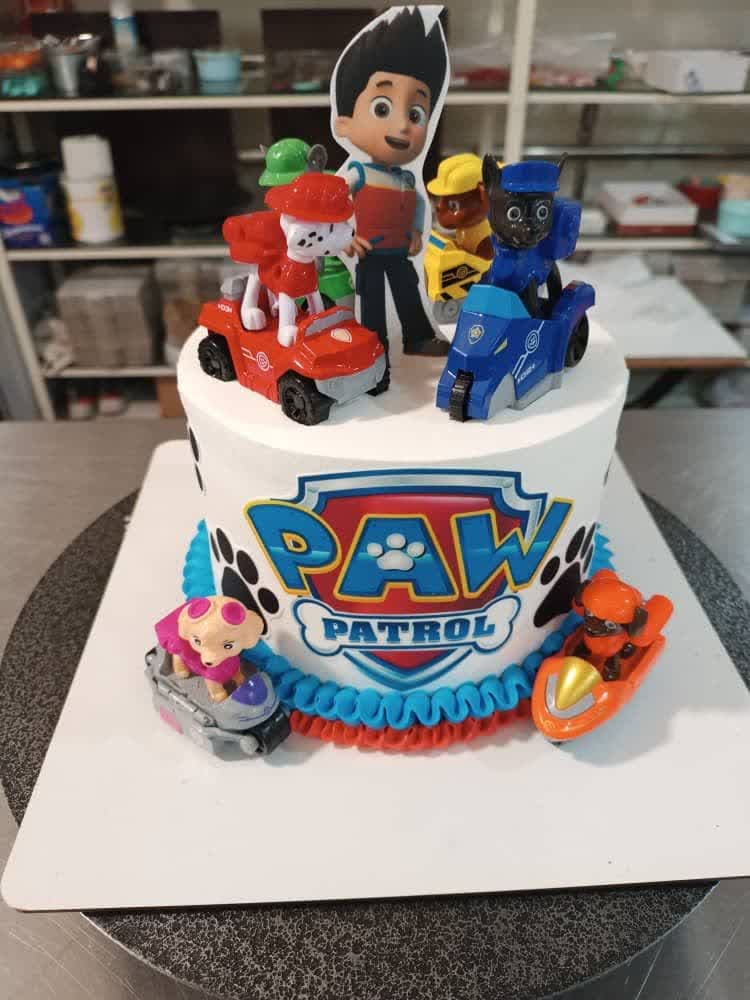 شیرینی فروشی در منطقه 22 تهران