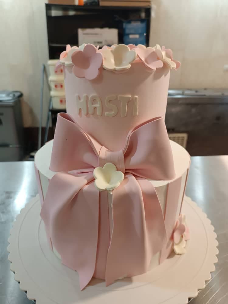 شیرینی فروشی در منطقه 22 تهران