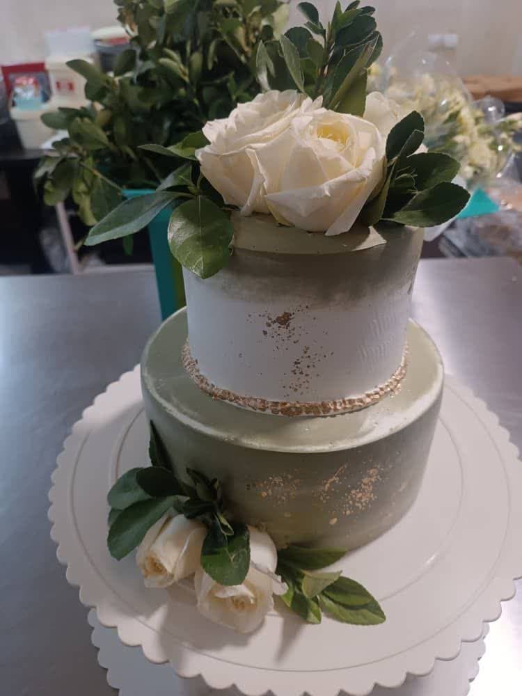 شیرینی فروشی در منطقه 22 تهران