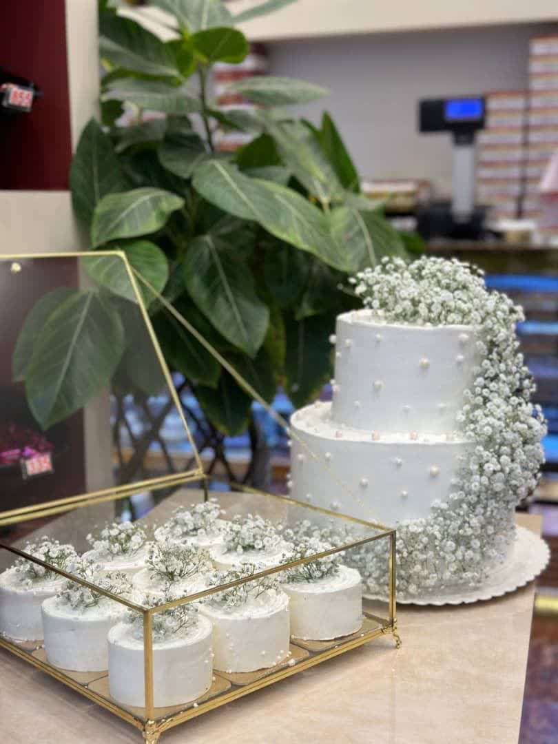 شیرینی فروشی در منطقه 22 تهران