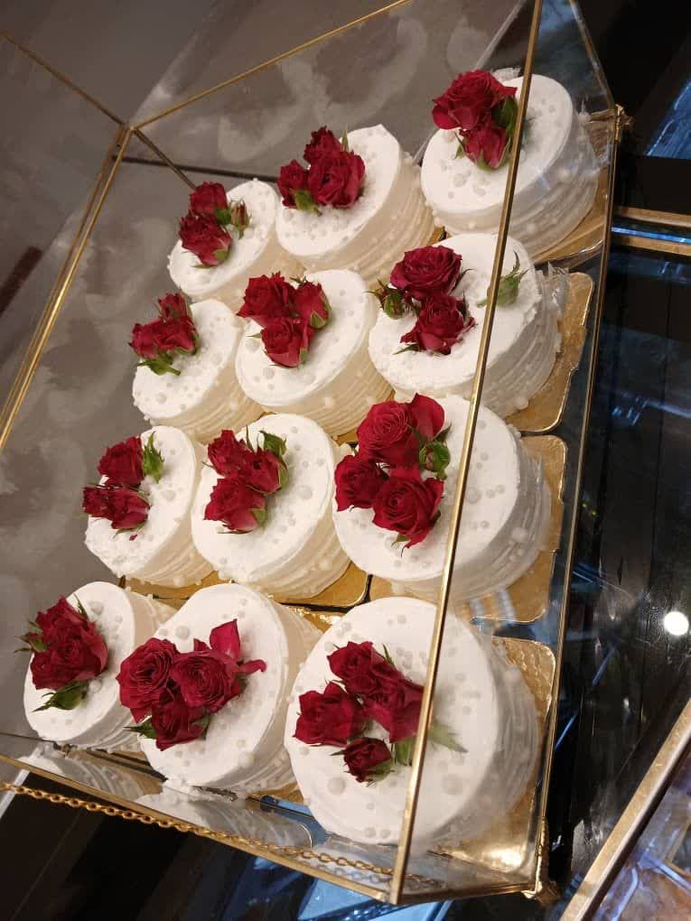 شیرینی فروشی در منطقه 22 تهران