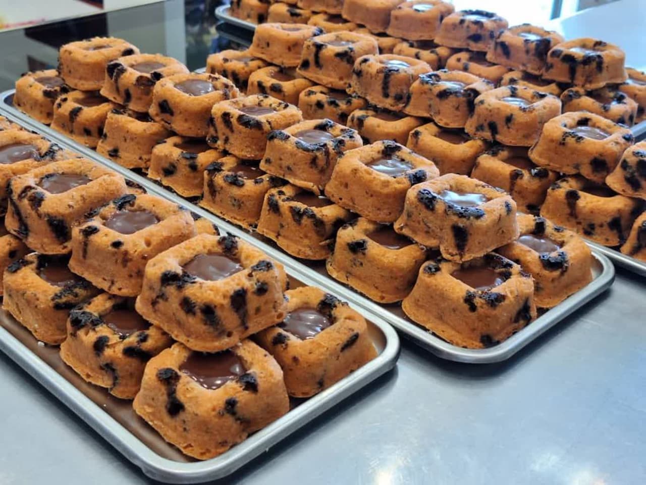 شیرینی فروشی در منطقه 22 تهران