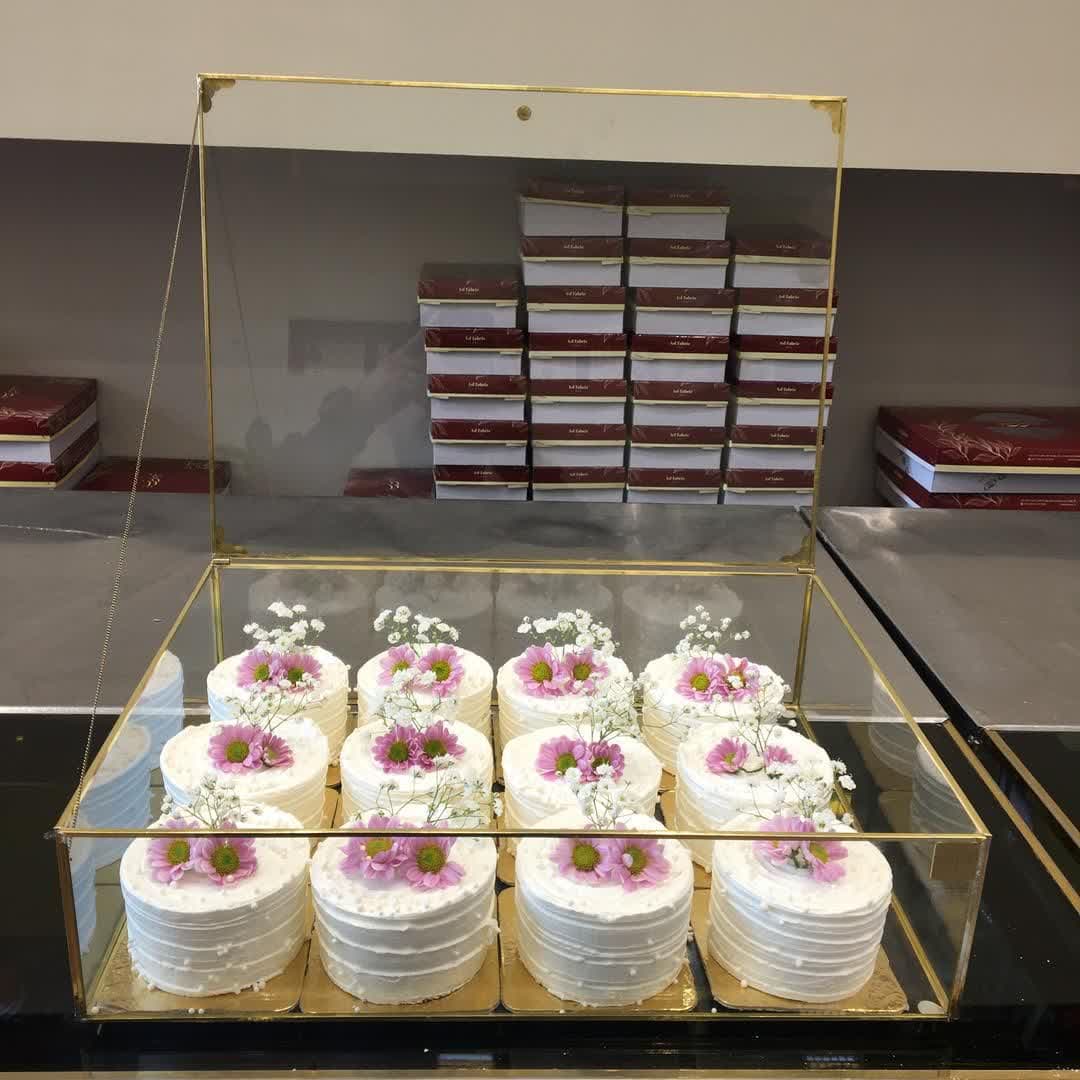 شیرینی فروشی در منطقه 22 تهران