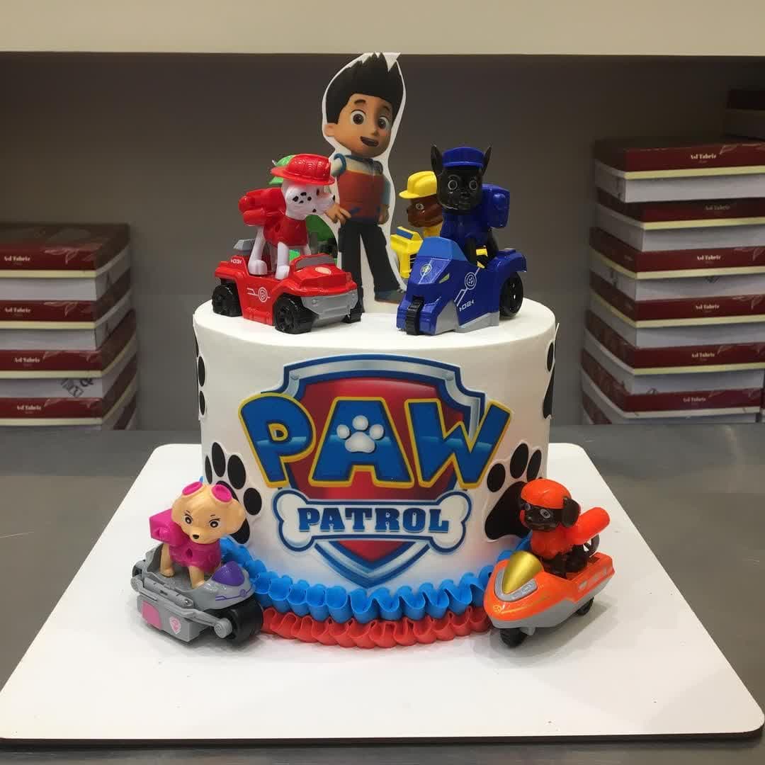 شیرینی فروشی در منطقه 22 تهران