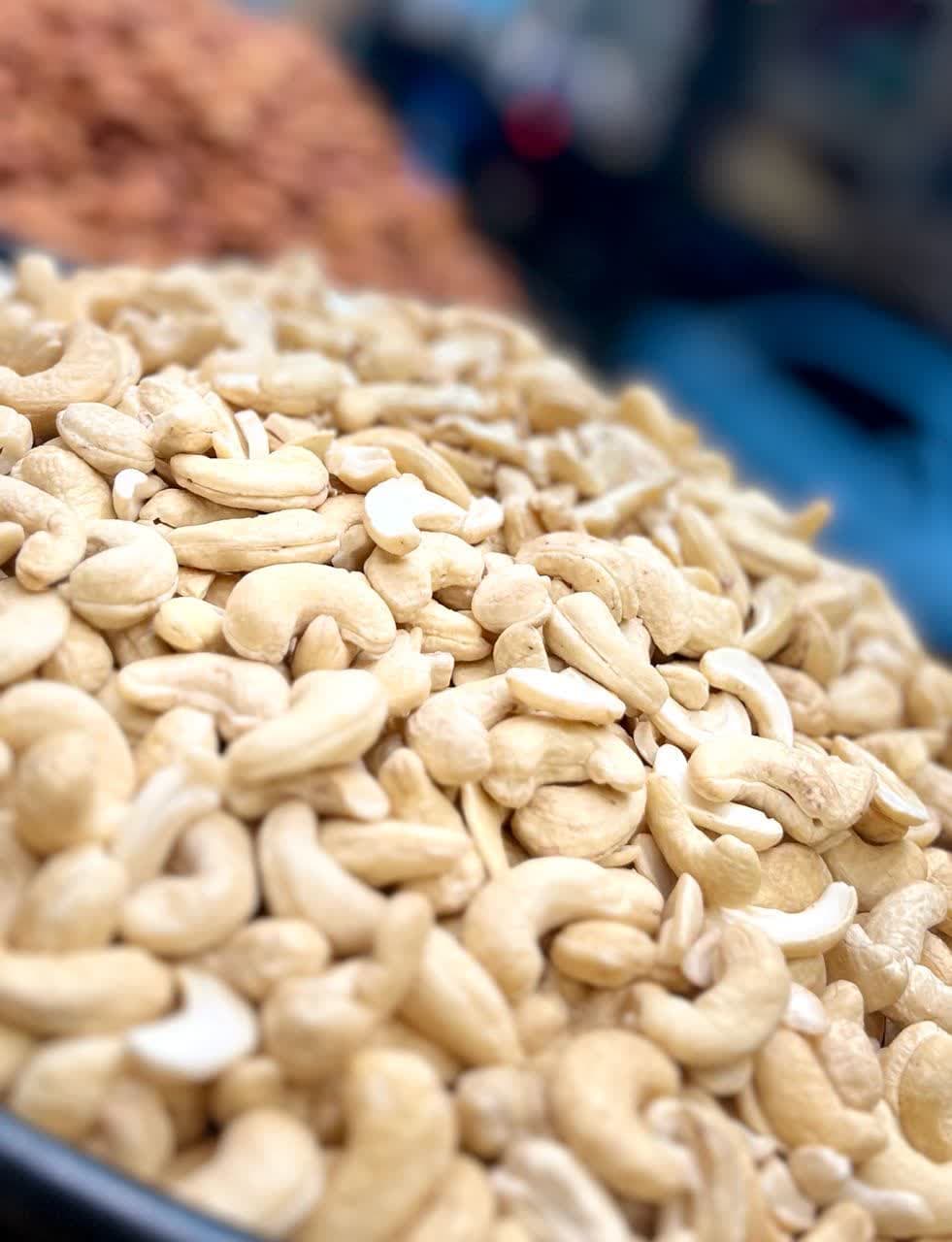 شیرینی فروشی در منطقه 22 تهران