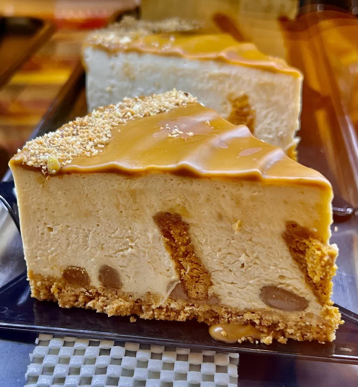 شیرینی فروشی در منطقه 22 تهران