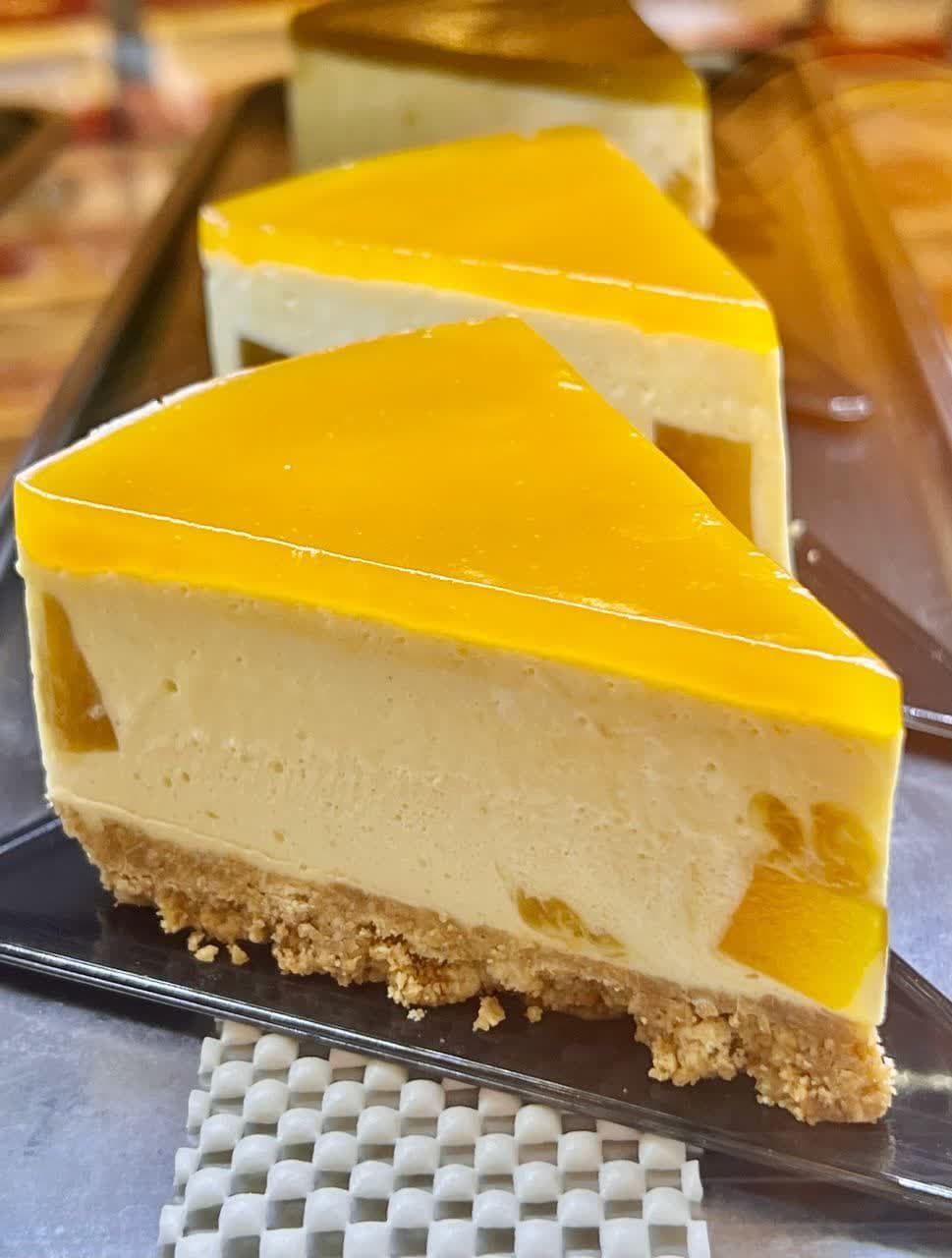 شیرینی فروشی در منطقه 22 تهران