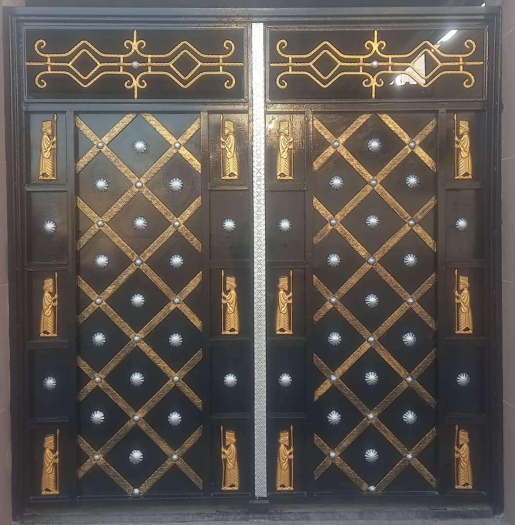 رنگ و روغن درب و پنجره حسینی زاده