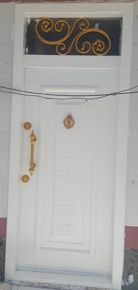 رنگ و روغن درب و پنجره حسینی زاده