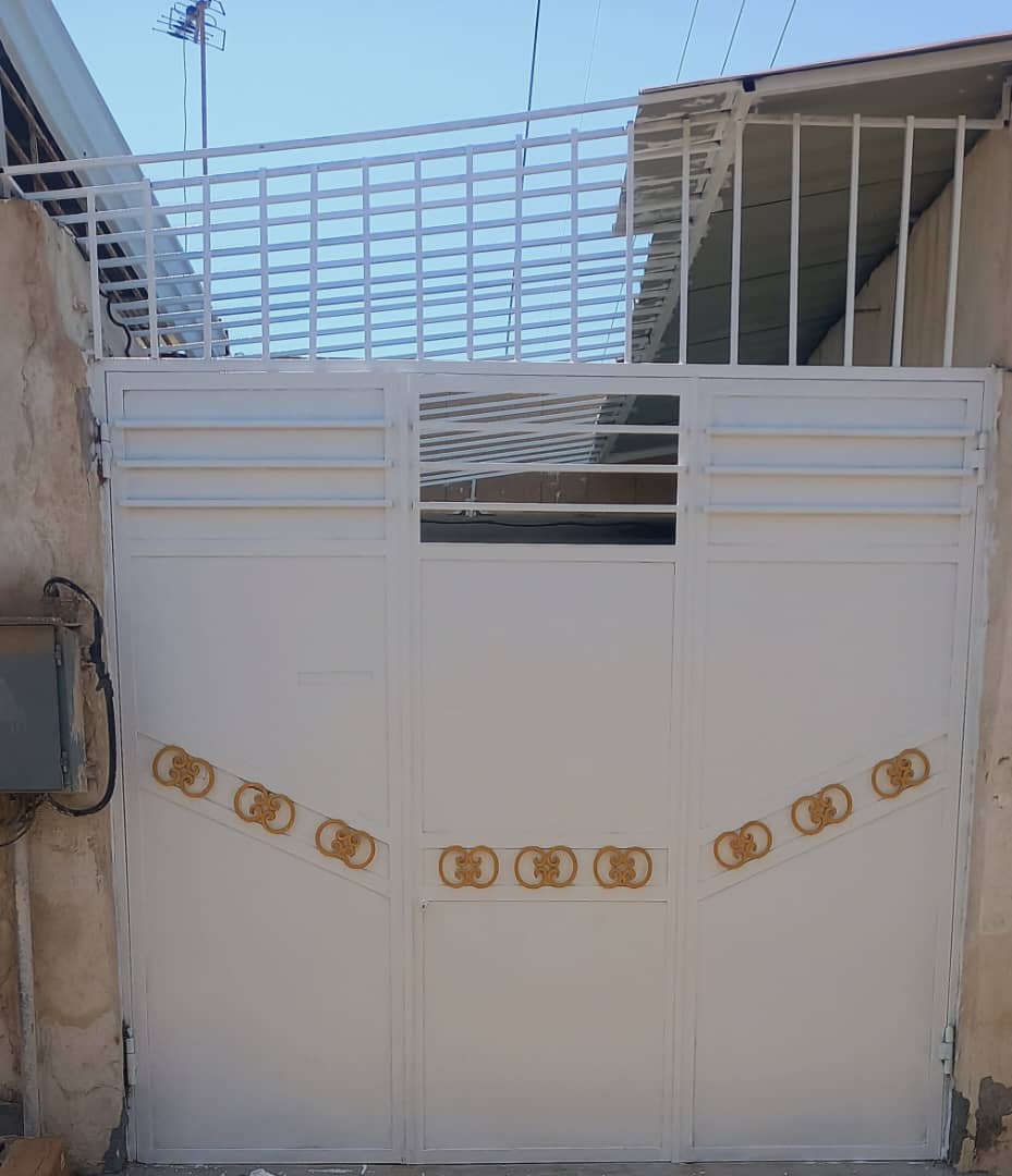 رنگ و روغن درب و پنجره حسینی زاده