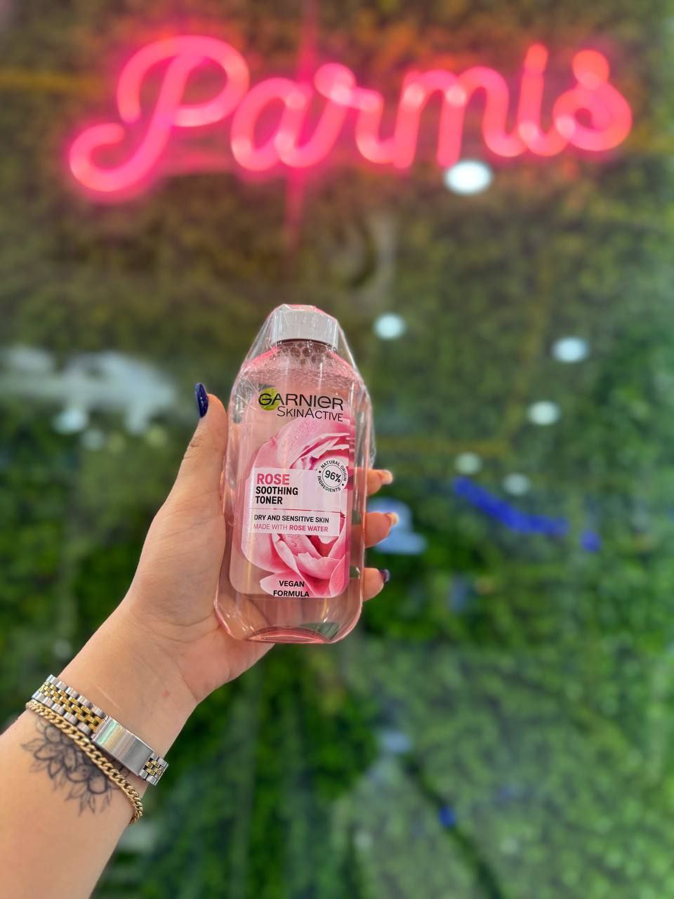 گالری پارمیس محمودی در قروه