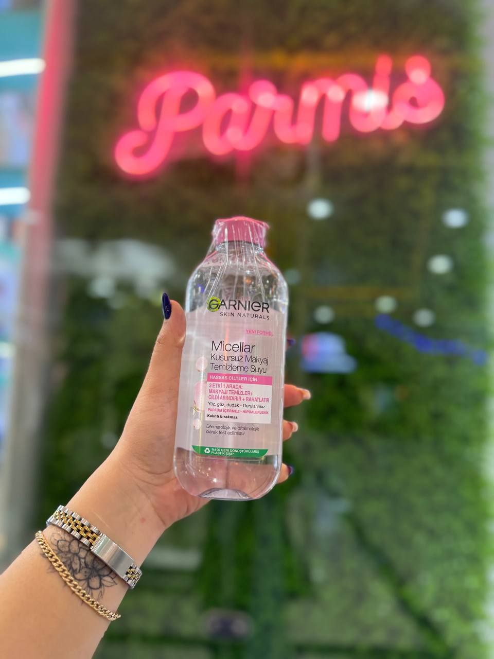 گالری پارمیس محمودی در قروه