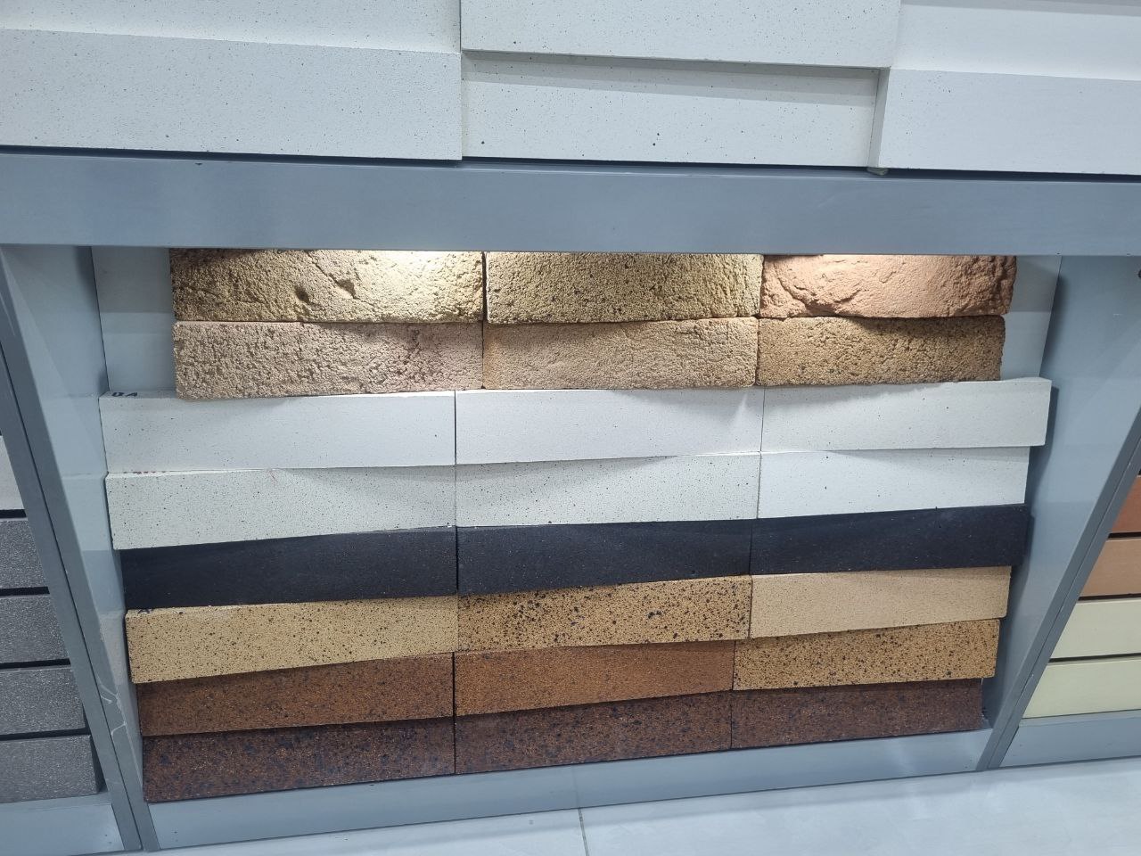 آجرنمای مرجان در اصفهان