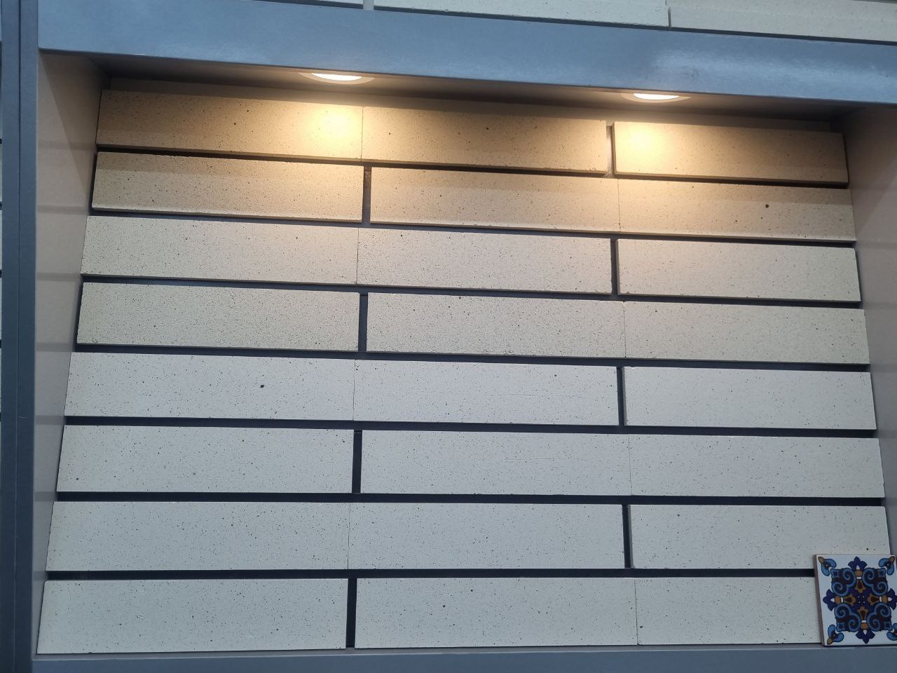 آجرنمای مرجان در اصفهان