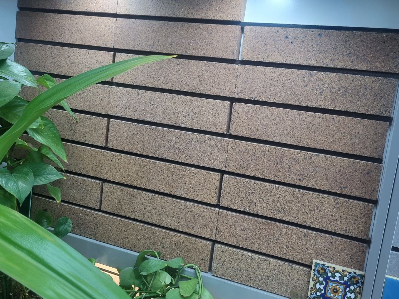 آجرنمای مرجان در اصفهان