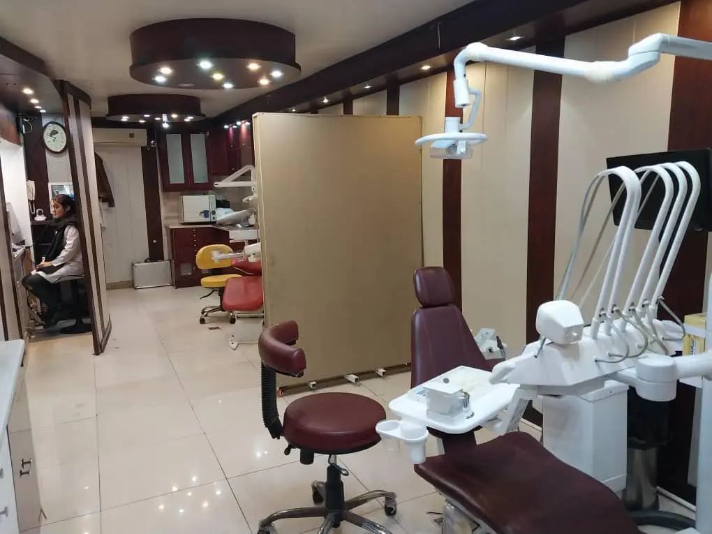 بهترین دندانپزشکی در پیروزی