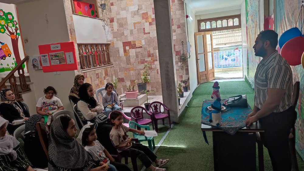 دبستان دخترانه  گلهای توانا