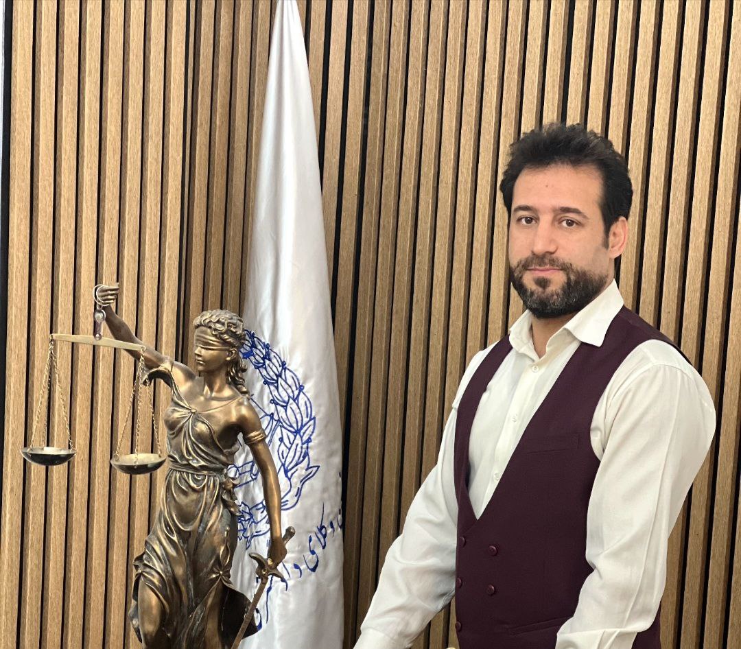 محمد علی محمودی وکیل  پایه 
 یک دادگستری 