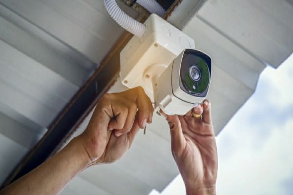 نصاب دوربین مداربسته در غرب تهران