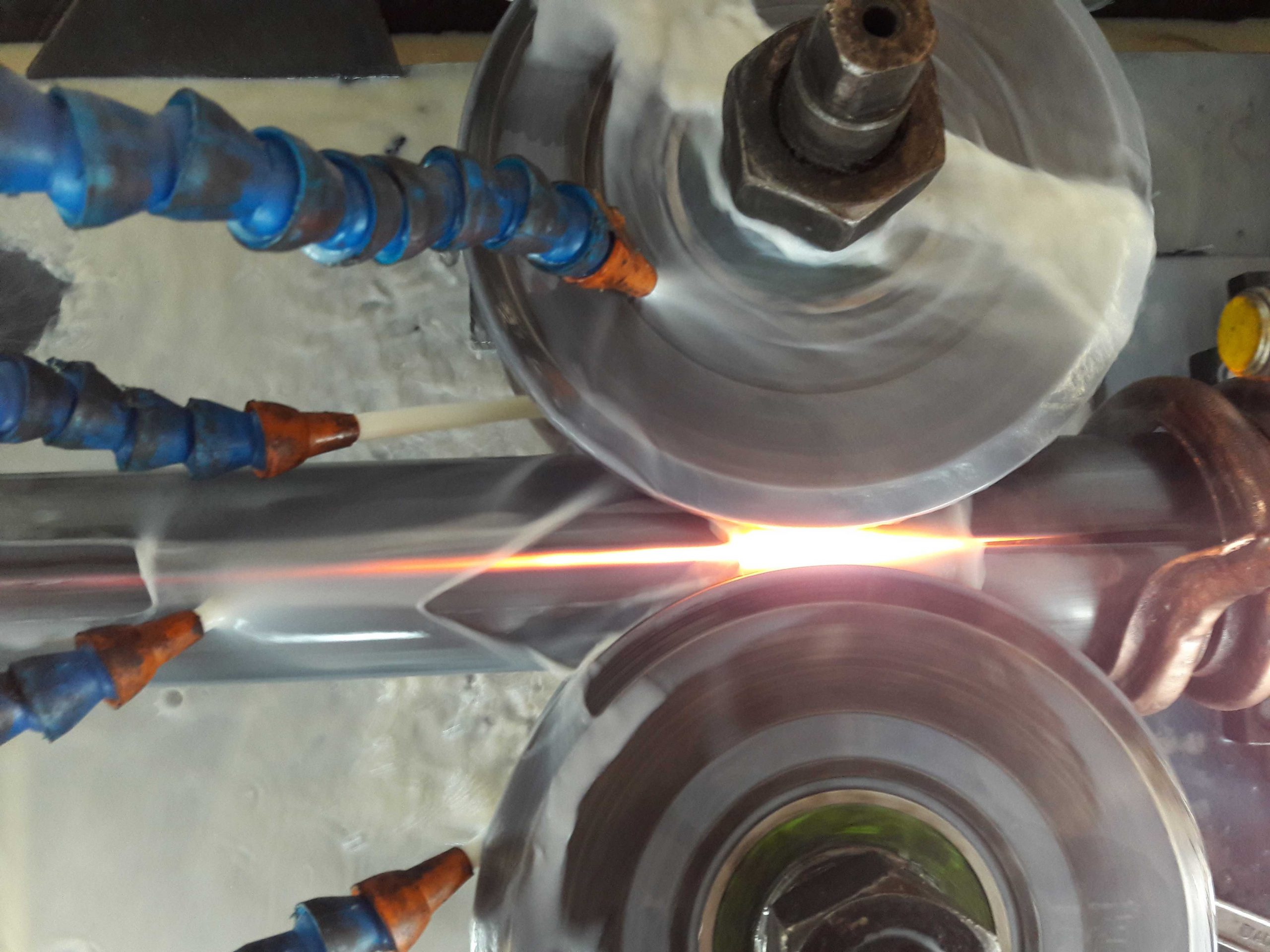 تولید دستگاه جوش القايى در اصفهان