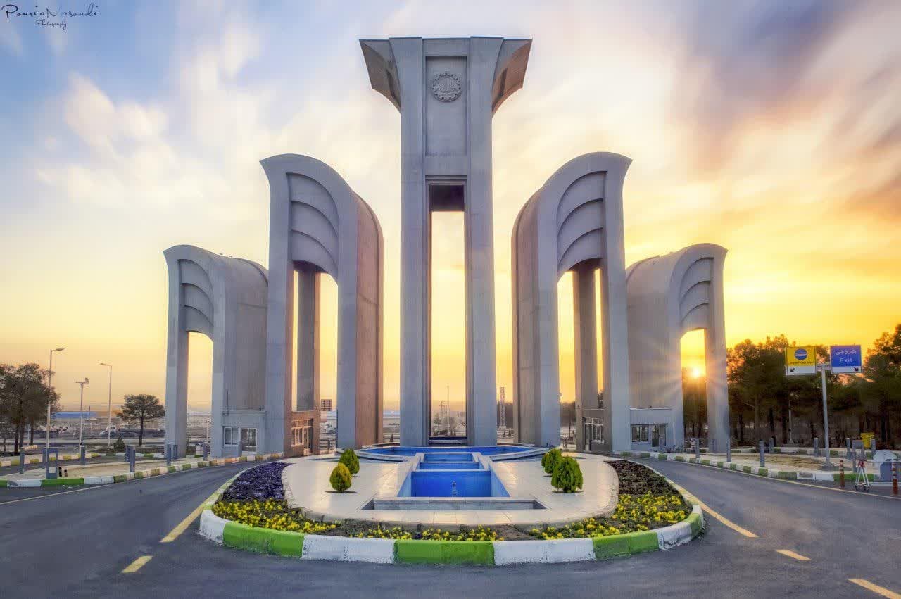 مدرس زبان دانشگاه