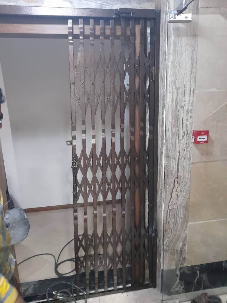 درب آکاردئونی فلزی