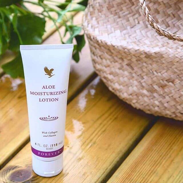 Aloe Moisturizing Lotion - لوسیون مرطوب کننده فوراور
این لوسیون یک مرطوب کننده ایده ال حاوی 118 میلی لیتر ژل خالص آلوئه ورا، روغن دانه زردآلو و روغن جوجوبا، جهت حفاظت از پوست در مقابل خشک شدن (از دست دادن رطوبت) و ...
