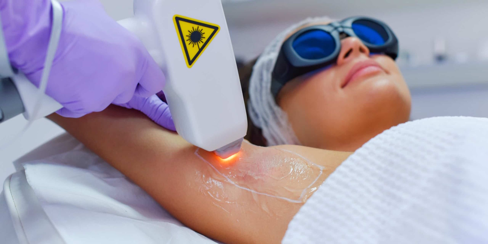 مرکز لیزر در هشت بهشت اصفهان