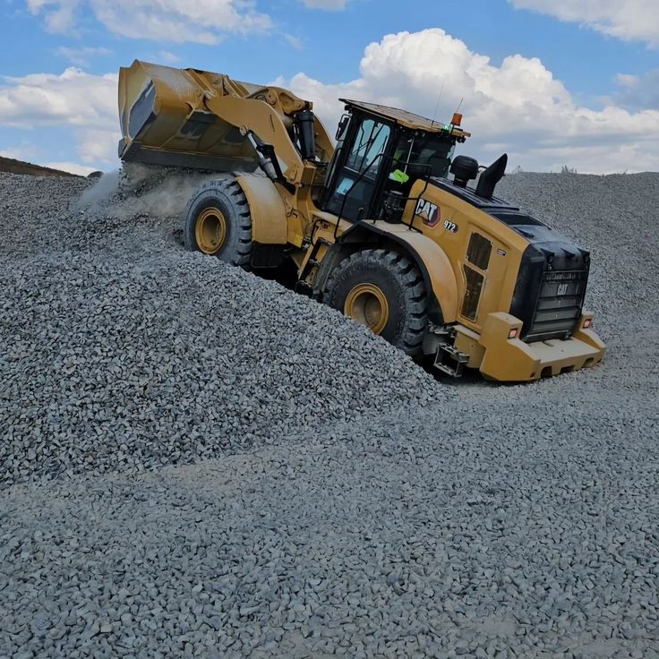 ماشین آلات راهسازی در ساوه