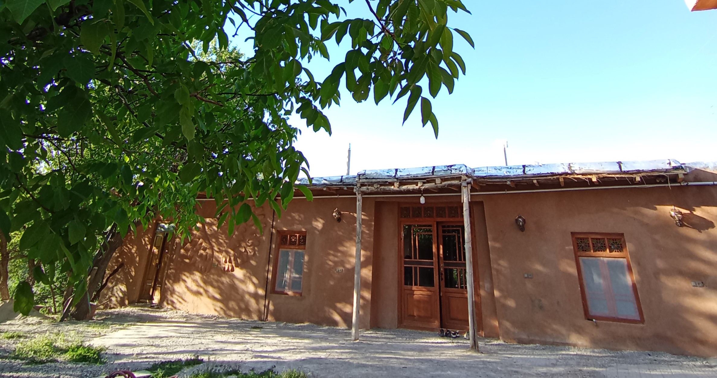 بومگردی ایران بانو