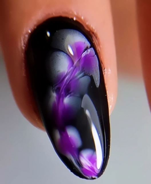 سالن کاشت ناخن در اصفهان