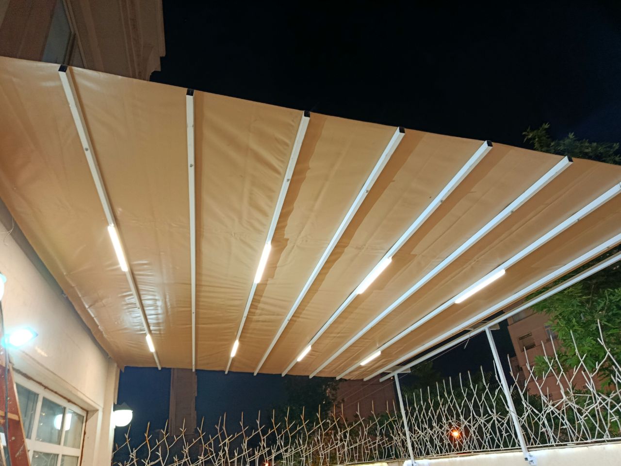 سایبان برقی