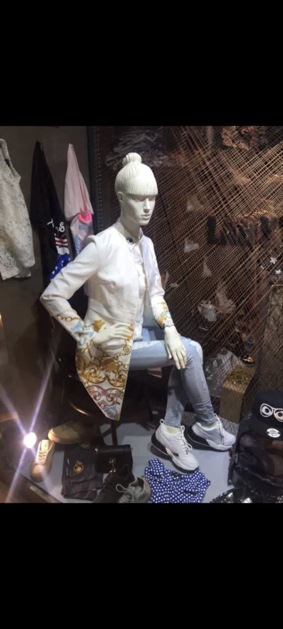 needle-eating mannequin