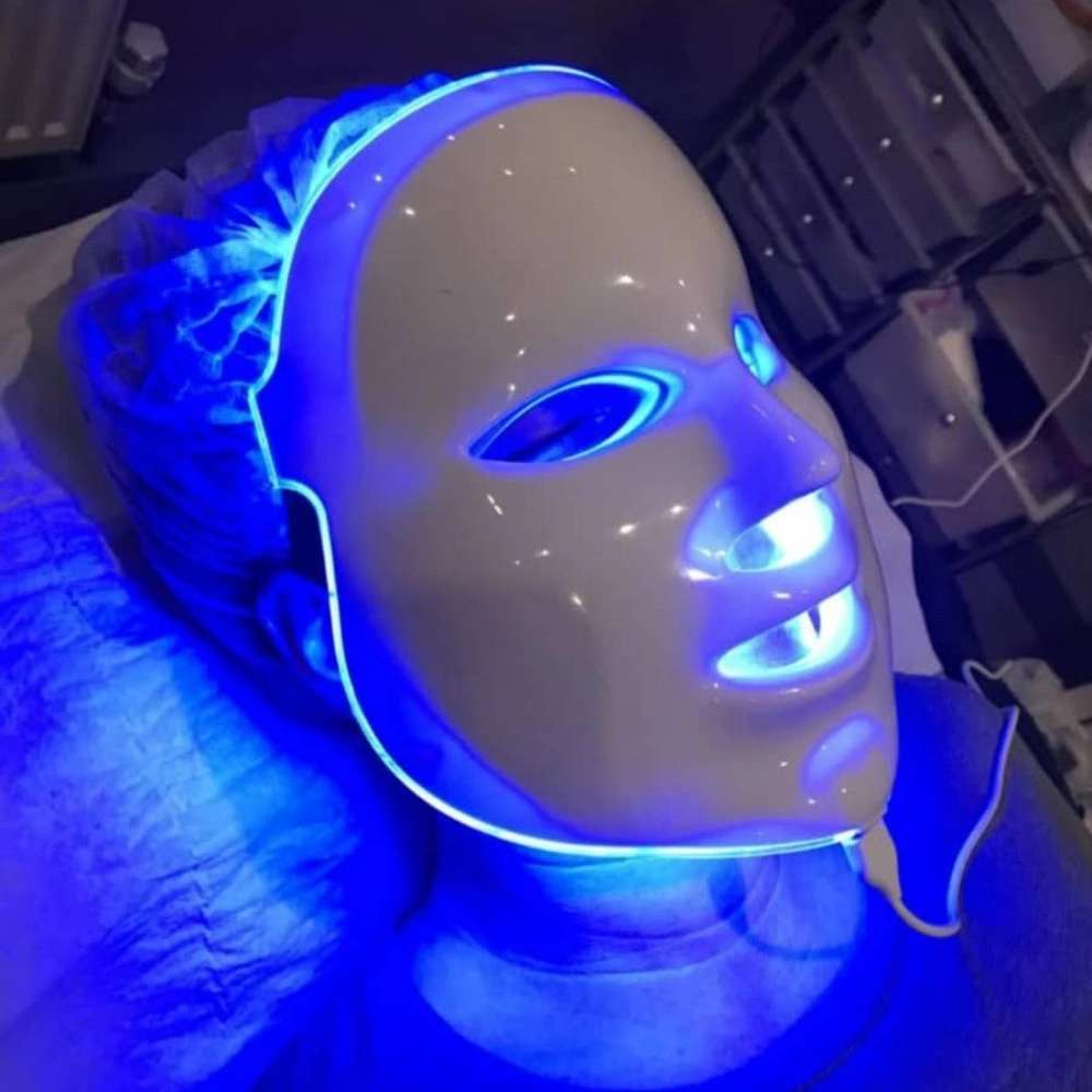 بهترین متخصص پوست و مو در اکباتان 