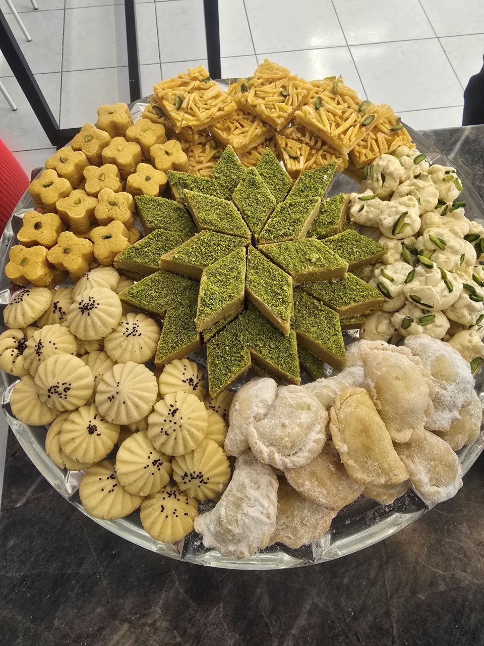 آموزش شیرینی سنتی و مدرن در اصفهان