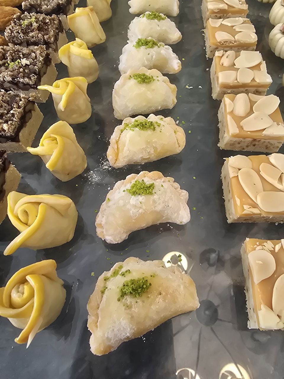 آموزش شیرینی سنتی و مدرن در اصفهان