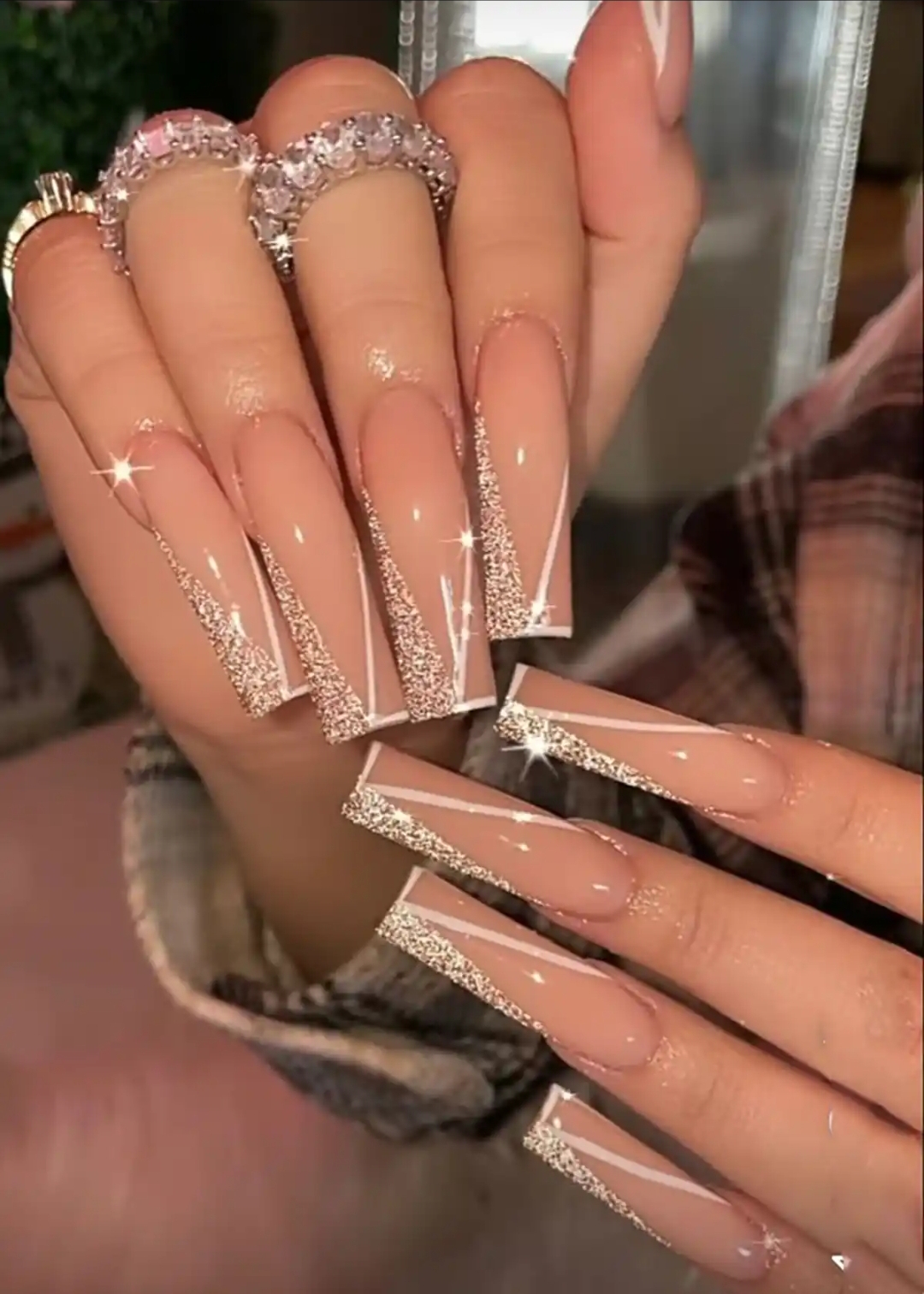 کاشت ناخن در اصفهان