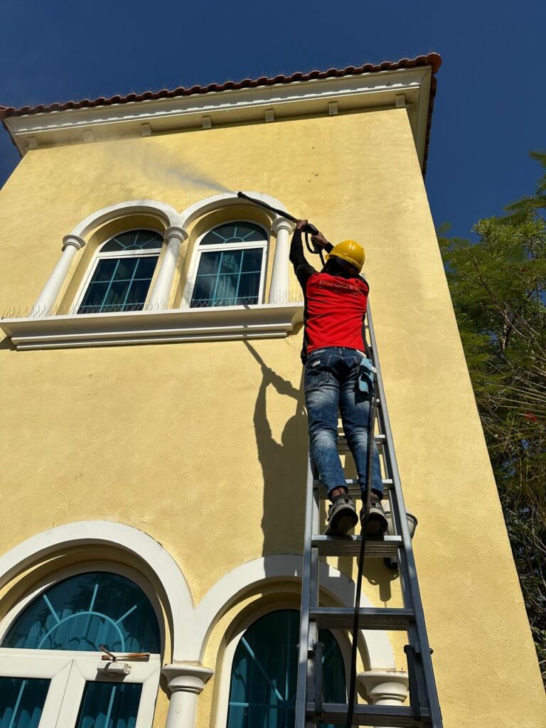 نماشویی ساختمان در تهران