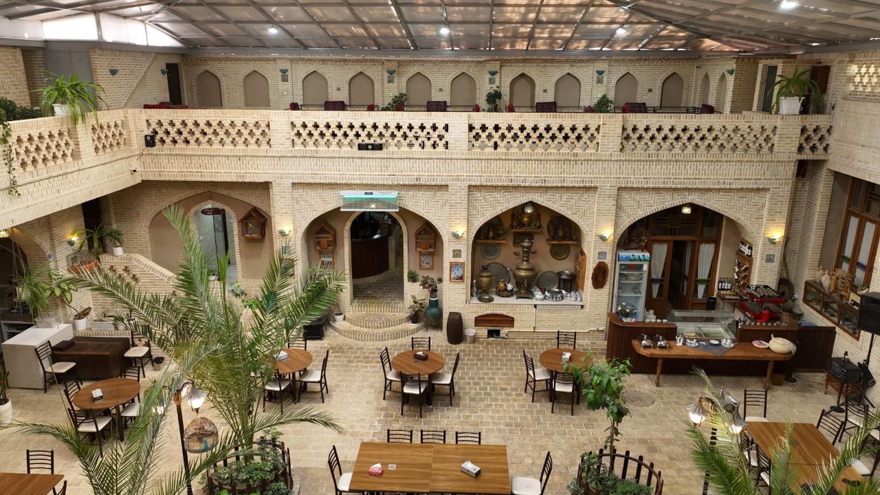 رستوران در نایین