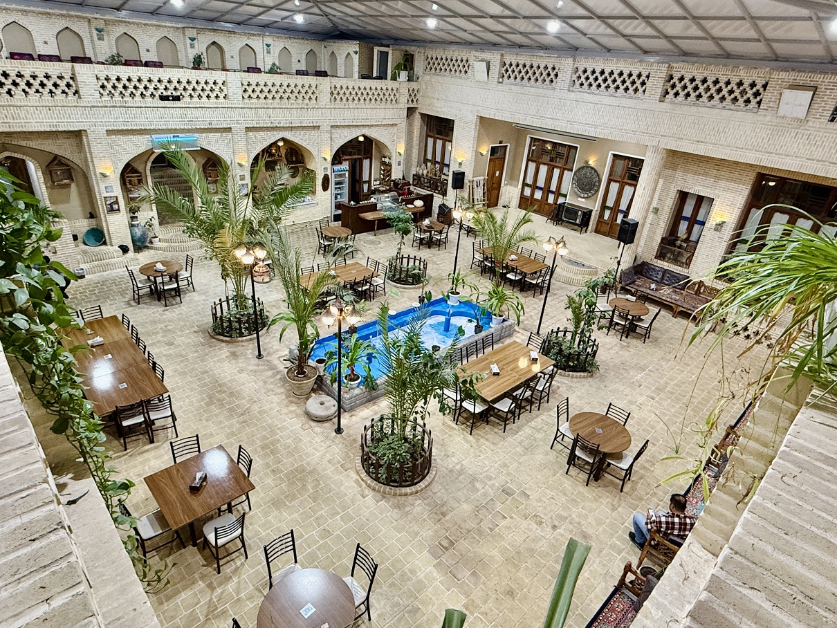 اقامتگاه در نایین