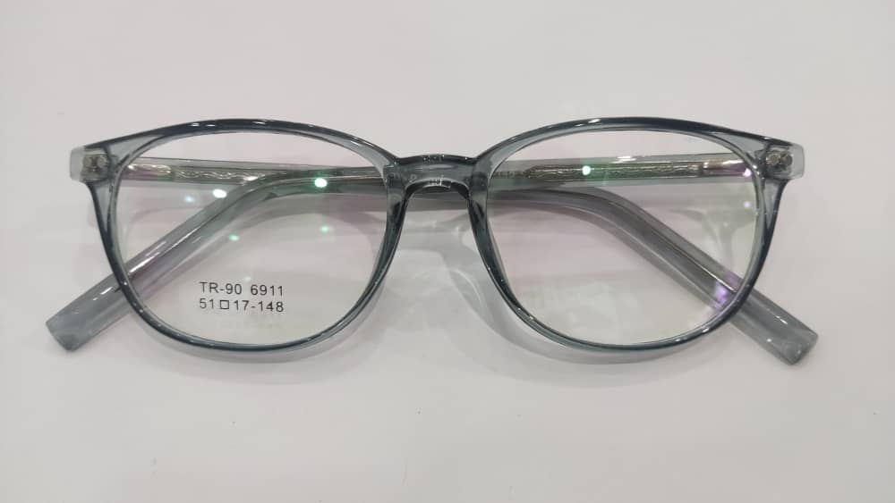 خرید عینک طبی شیراز