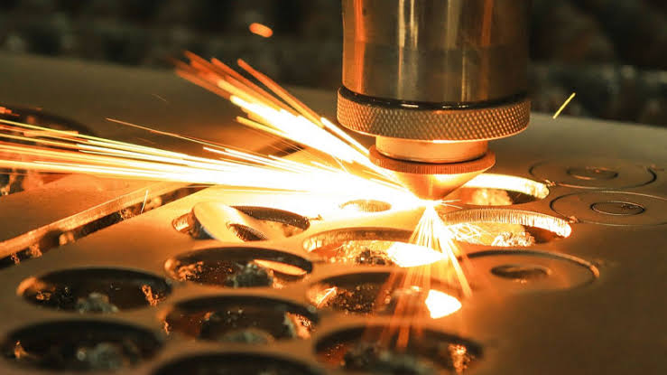 خدمات برش لیزر در بومهن