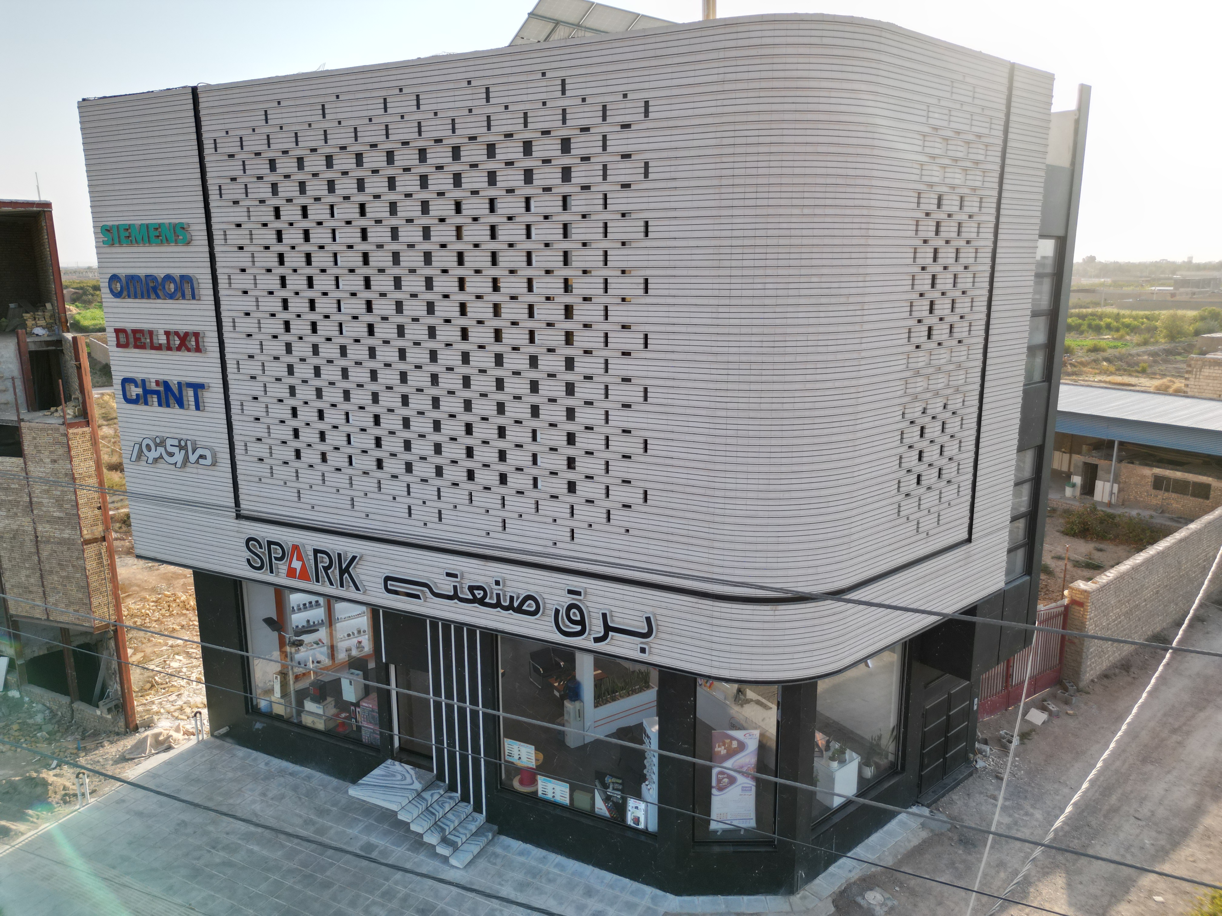 تخصصی ترین خدمات اتوماسیون برق صنعتی در میبد