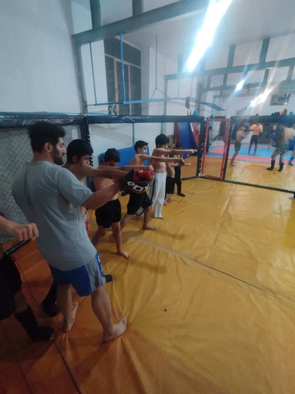 باشگاه رزمی MMA در اصفهان